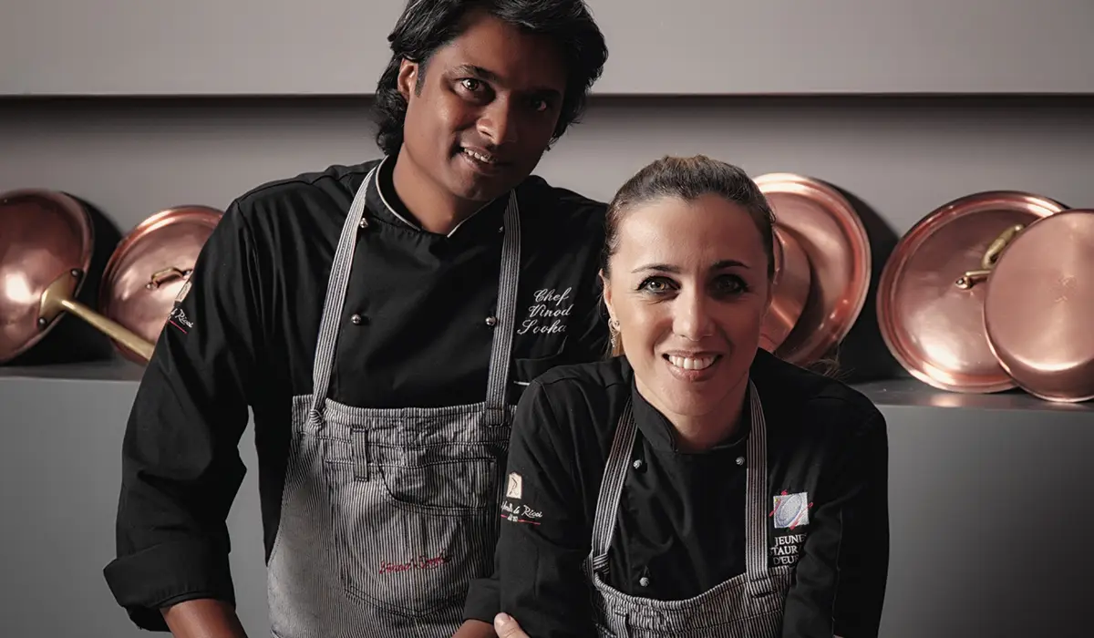 Vinod Sookar, chef mauricien étoilé en Italie, en cuisine à Heritage Awali le 18 août